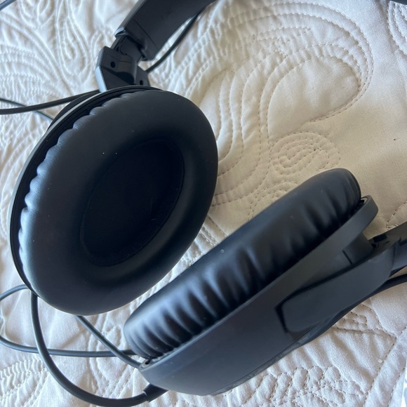 NWOT Sennheiser HD 200 Pro Professional Monitoring Headphone Black - Picture 3 of 4